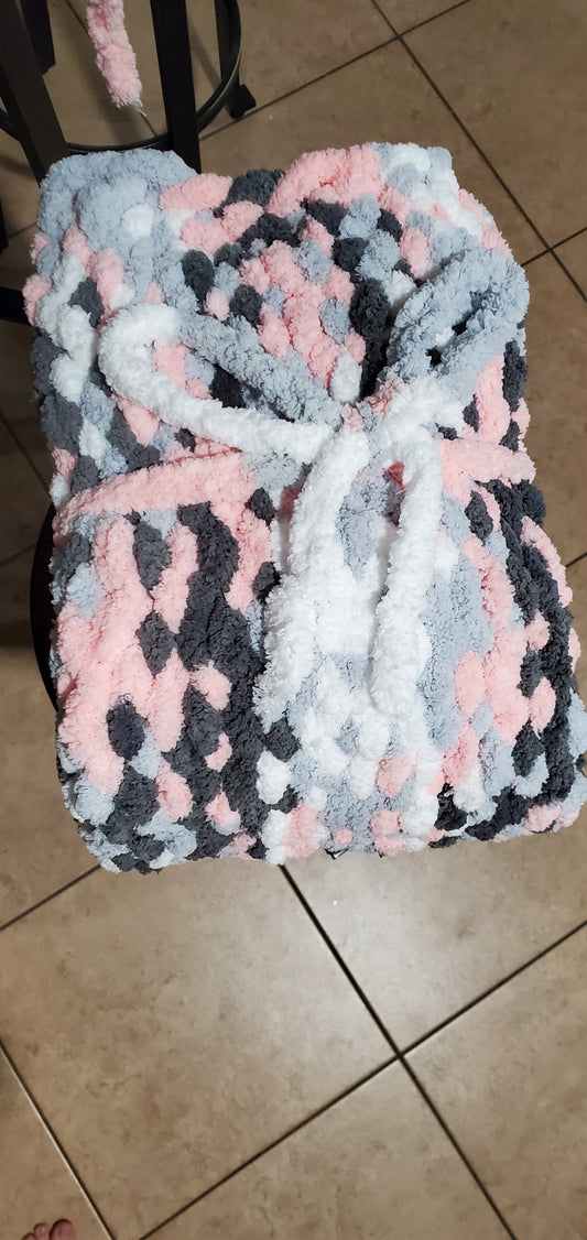 Small Chunky Cuddle Blanket